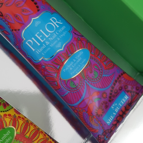 Hand & Nail Cream, Immortal Pattern (Pack of 3) - Picture 6 of 7